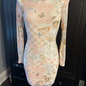 Elegant Floral Long Sleeve Dress in Cream and Pink